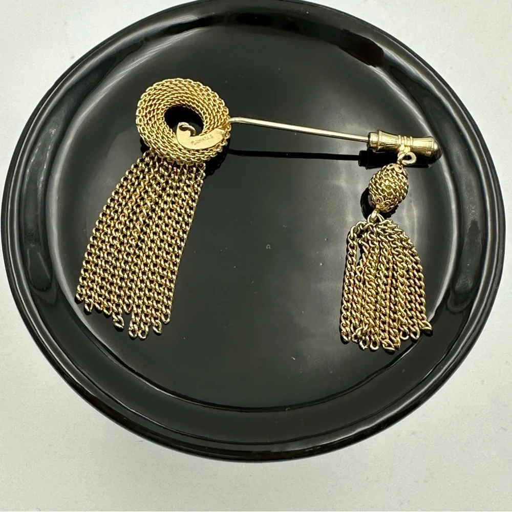 Vintage Caroline Emmons Tie 'n Tassel Gold Tone Jewelry Stick Pin Brooch